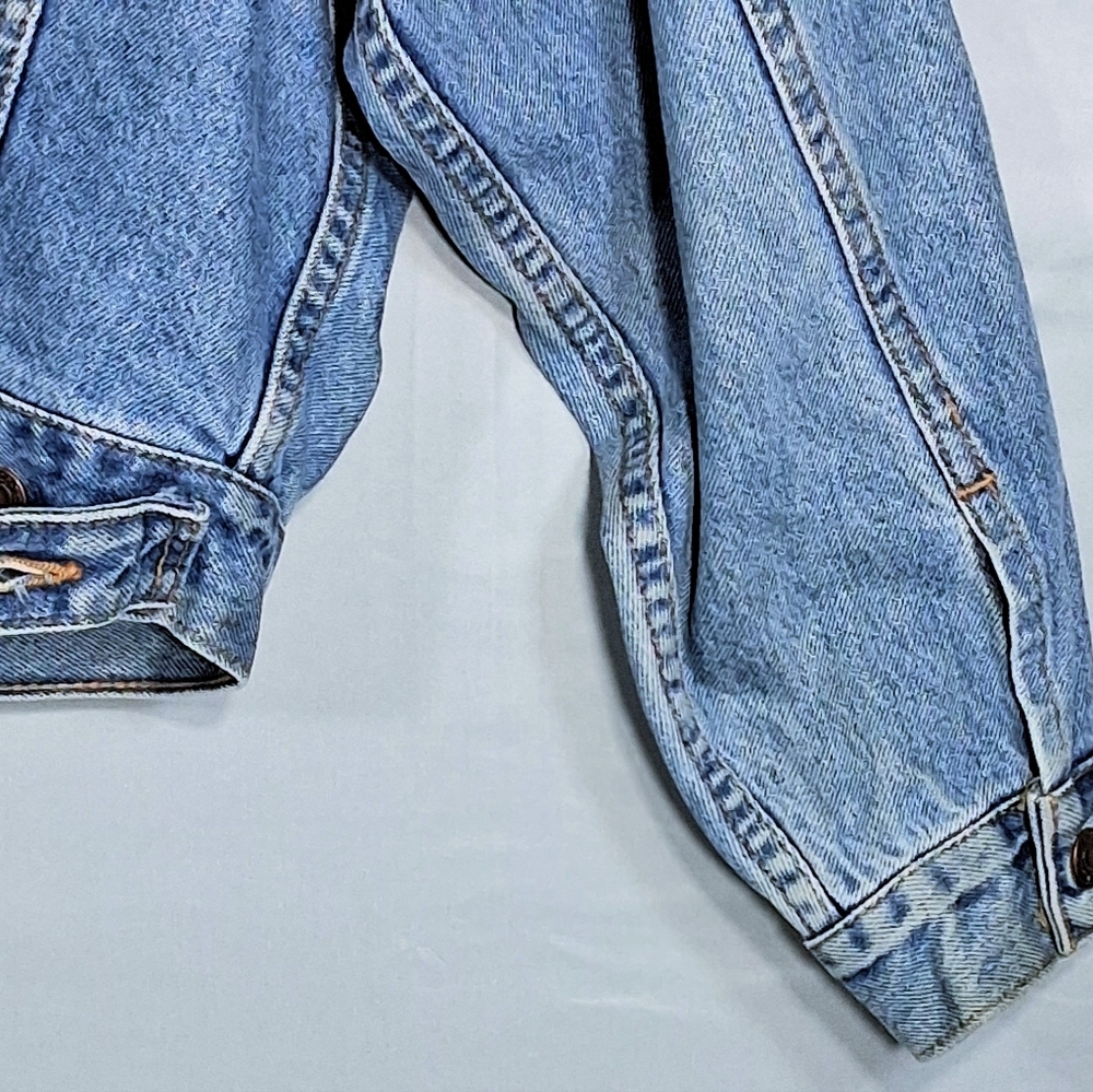 Amazing Levi's #77598 Women's Small Vintage Denim Truckers VBack Boxy Cut Jacket - Picture 13 of 16